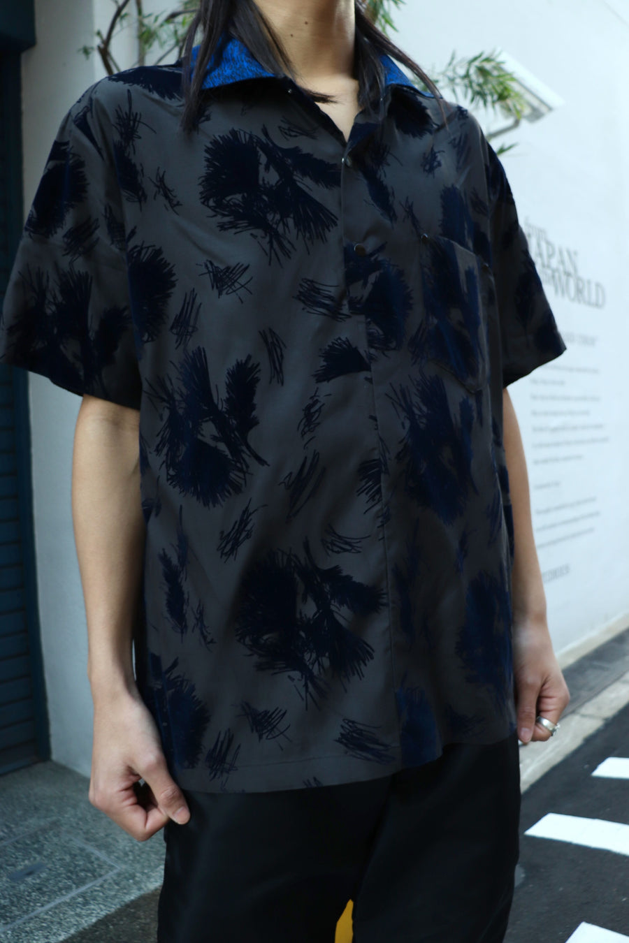 TOGA TOO  Flocky print S/S shirt(BLACK)