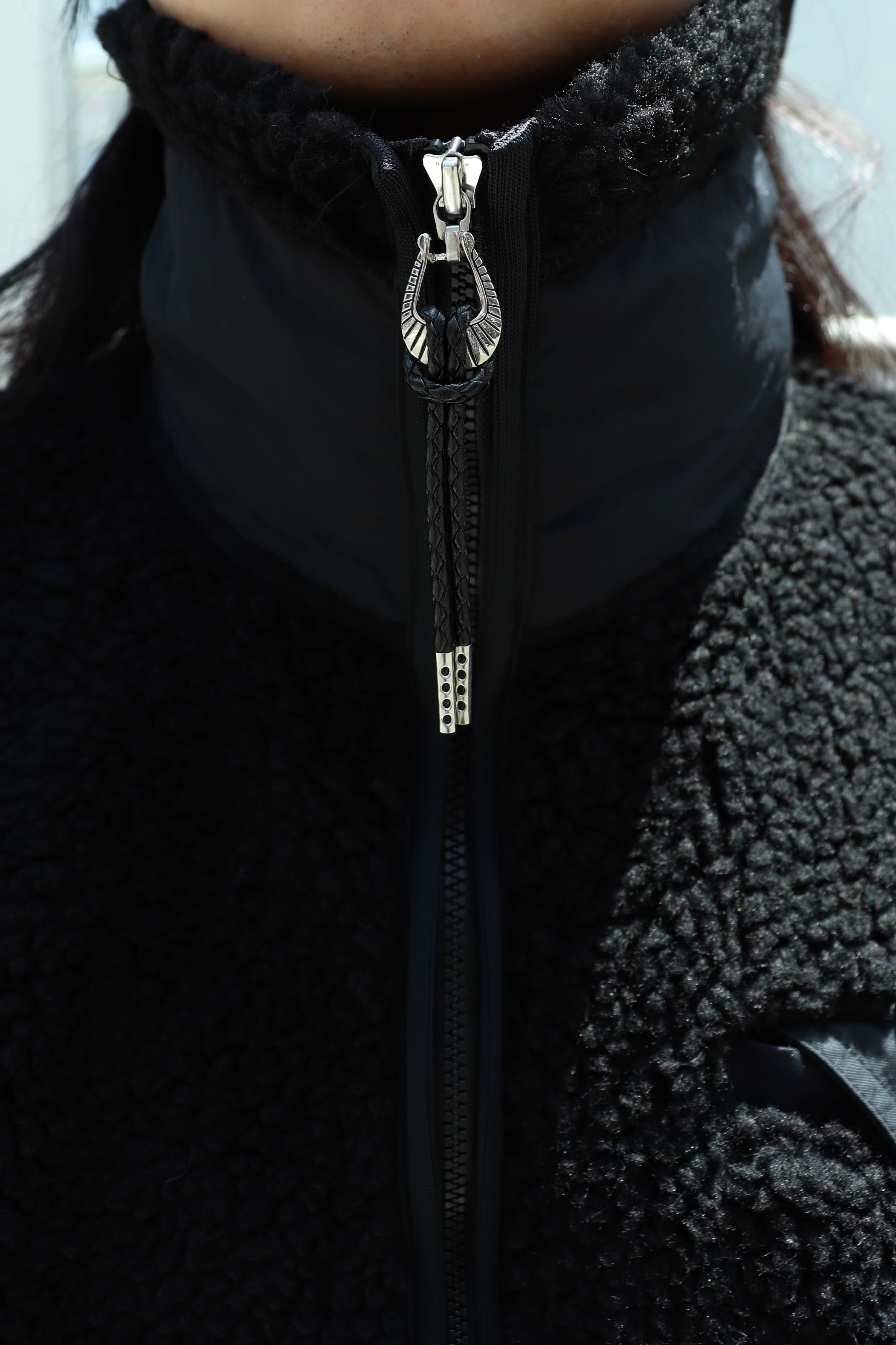 TOGA VIRILIS(トーガ ビリリース)のWool jersey blouson BLACKの通販