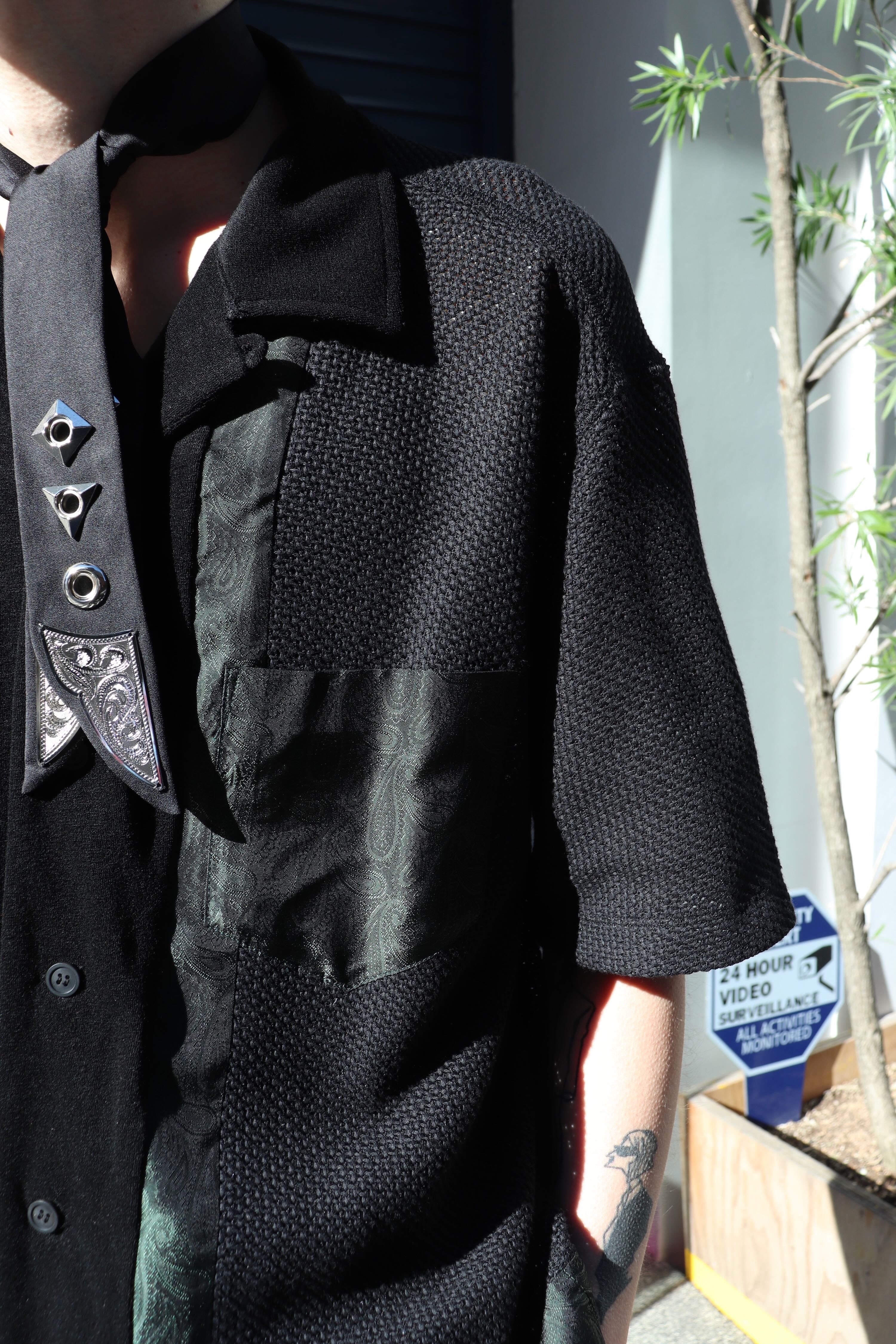 TOGA VIRILIS(トーガ ビリリース)のRaschel mesh shirt S/S BLACKの