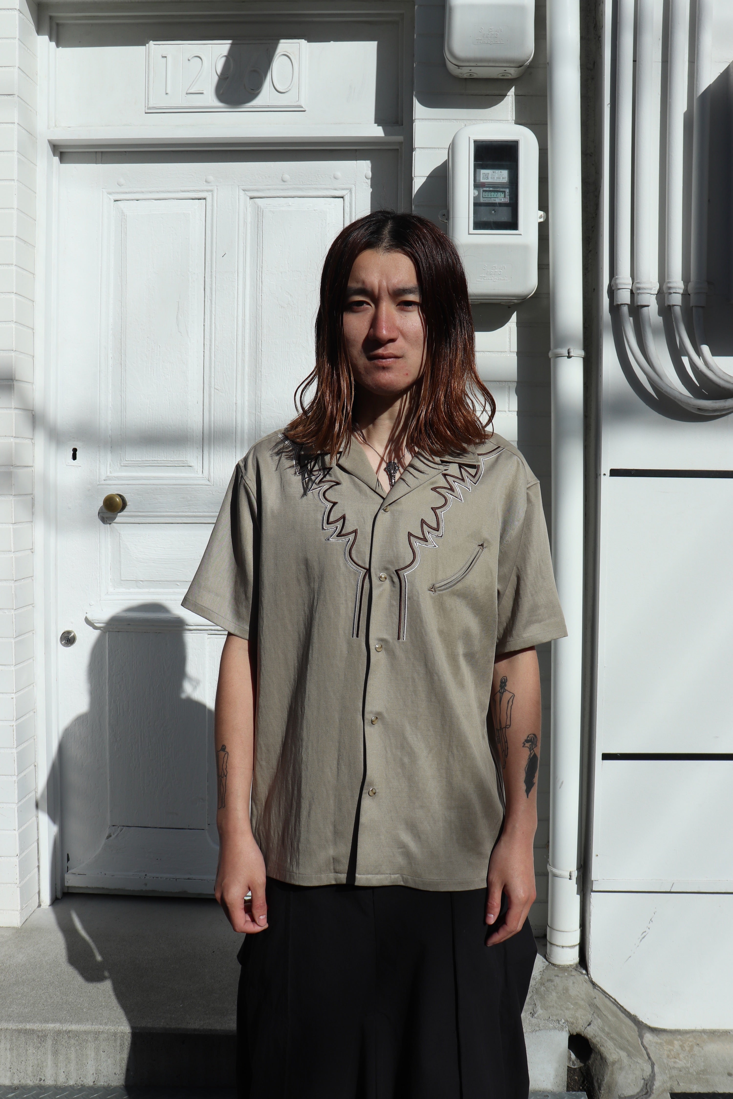 TOGA VIRILIS(トーガ ビリリース)のEmbroidery western S/S shirt BEIGEの通販｜PALETTE art  aliveのオンラインショップ – PALETTE art alive ONLINE STORE