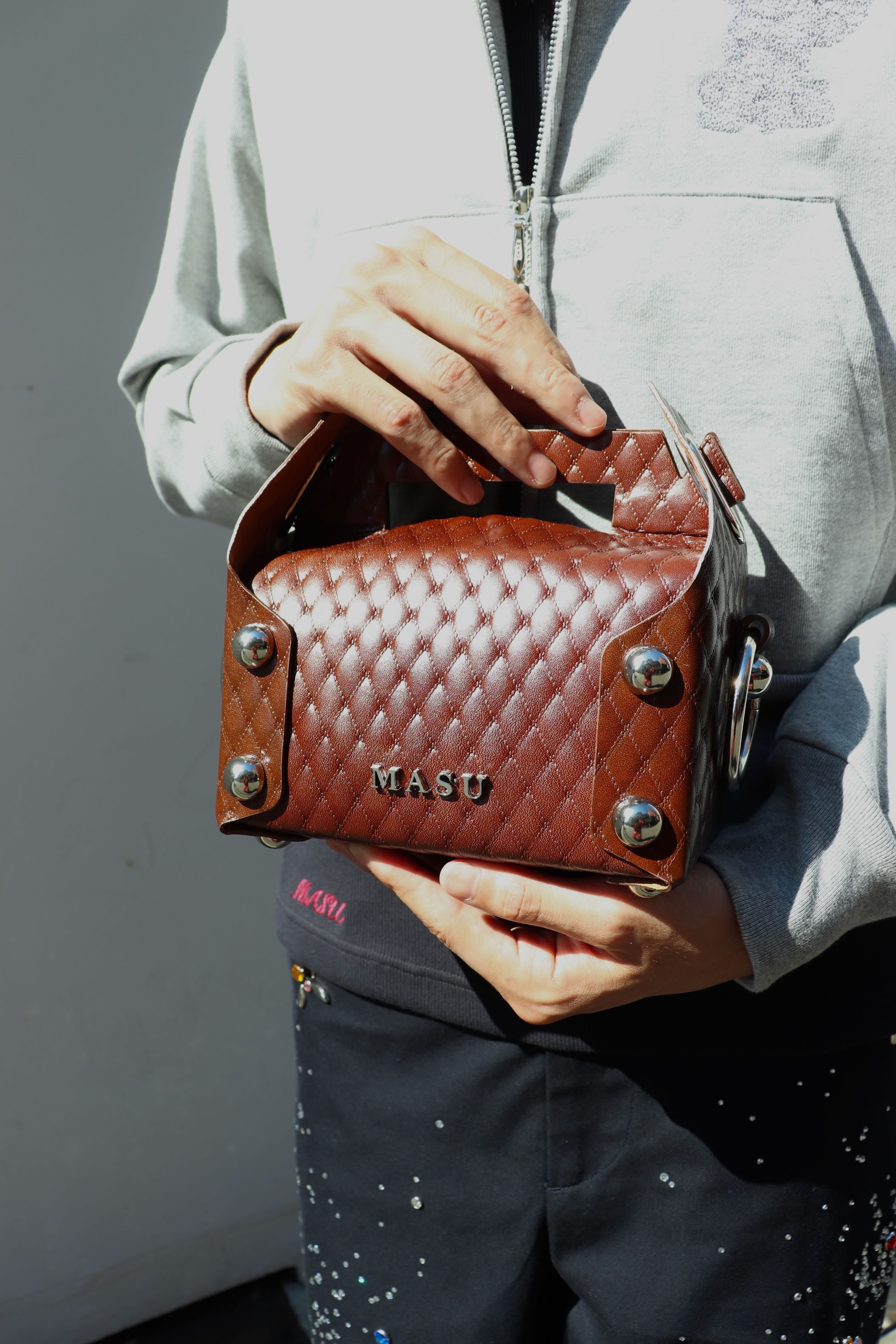 MASU(エムエーエスユー)のLEATHER CAKE BAG BROWN(バッグ)の通販 