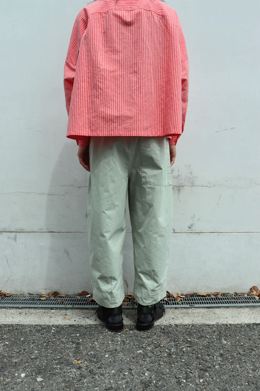 toogood(トゥーグッド)のTHE ETCHER TROUSER PEBBLEの通販｜PALETTE