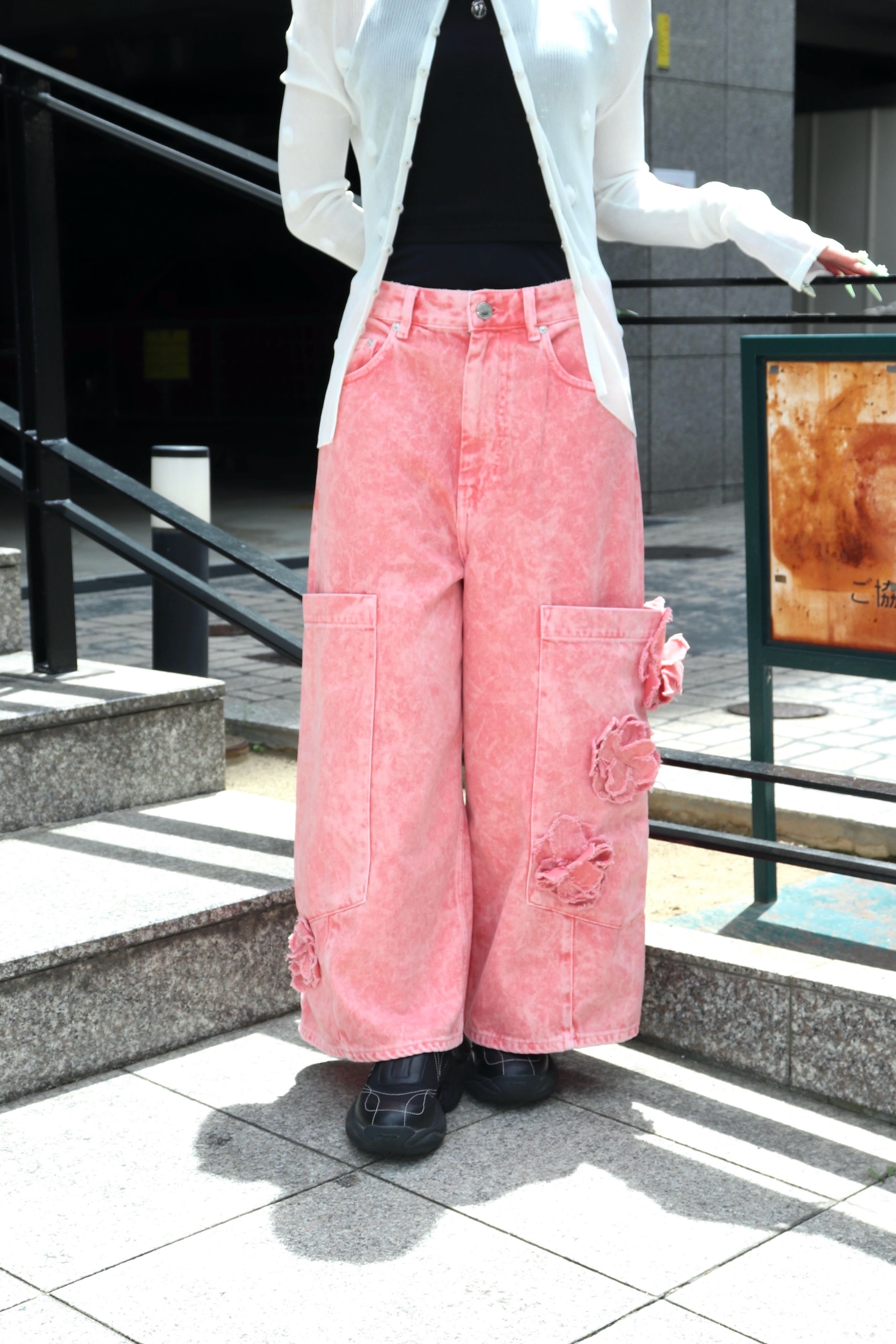 GANNI(ガニー)のOverdyed Denim Cropped Baggy Cargo Jeans LANTANAの