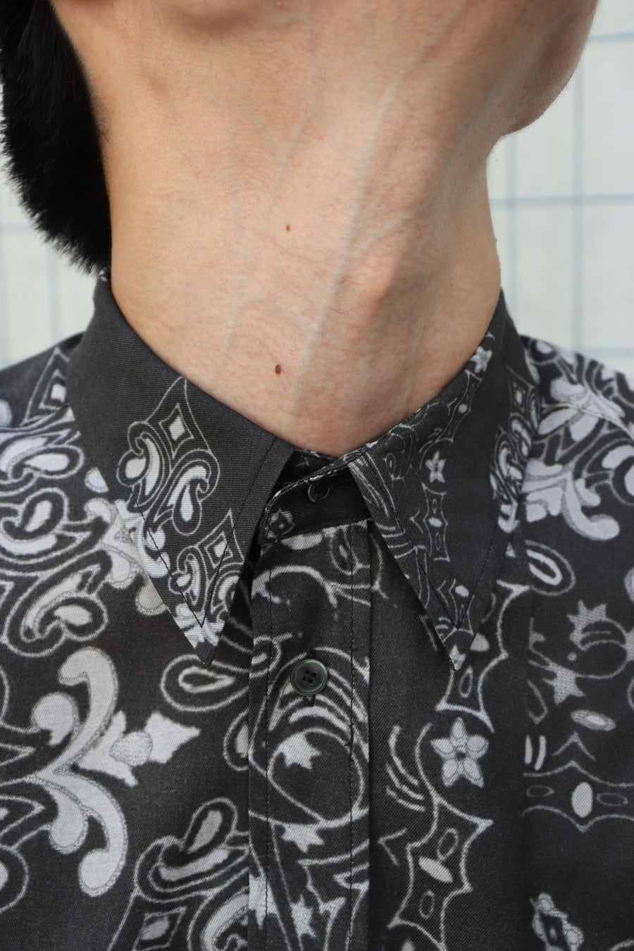 MASU  CRUSHED PAISLEY PRINT SHIRT(BLACK)