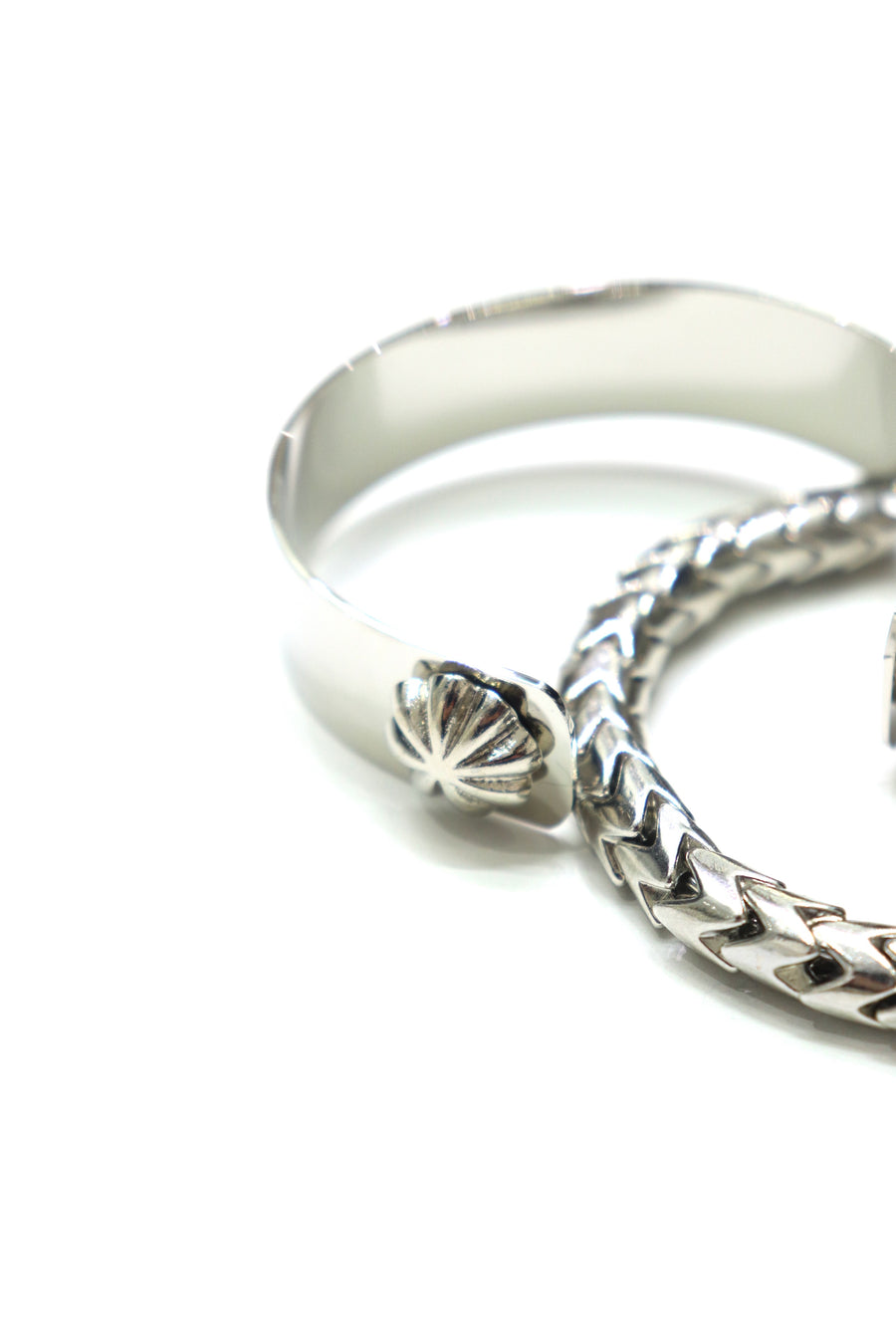 TOGA Metal bangle set