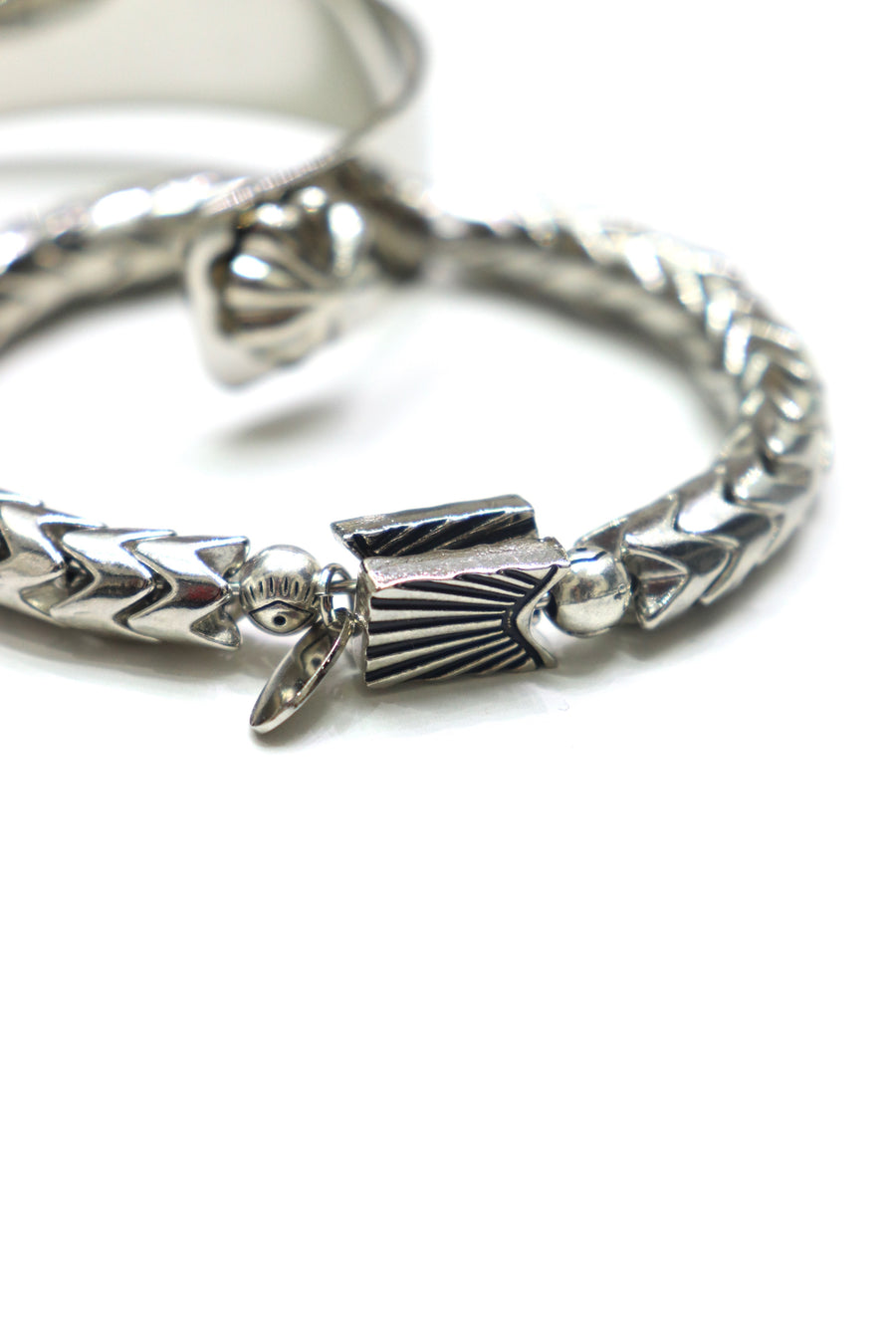 TOGA Metal bangle set