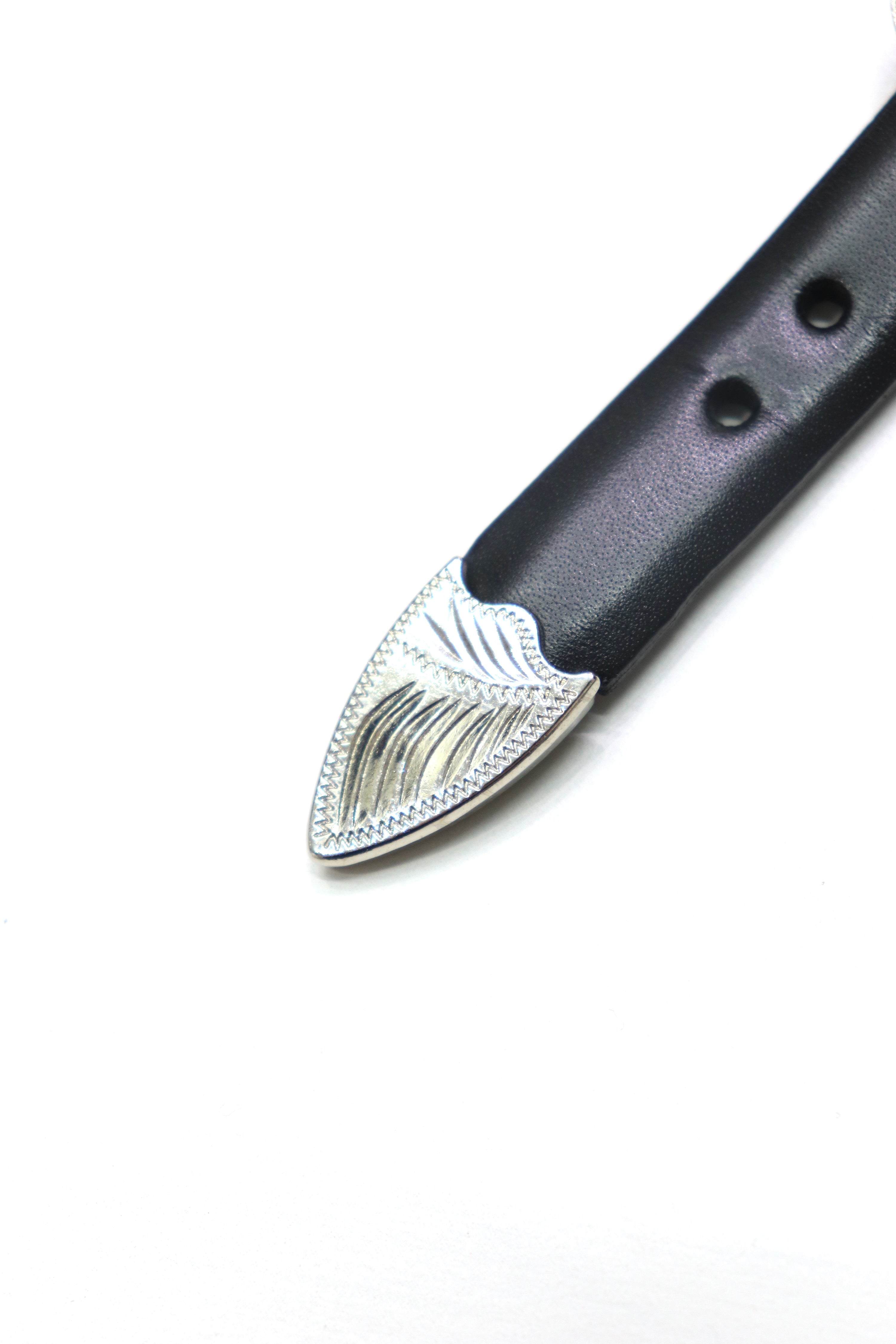 TOGA VIRILIS(トーガ ビリリース)のDouble buckle concho bangleの通販