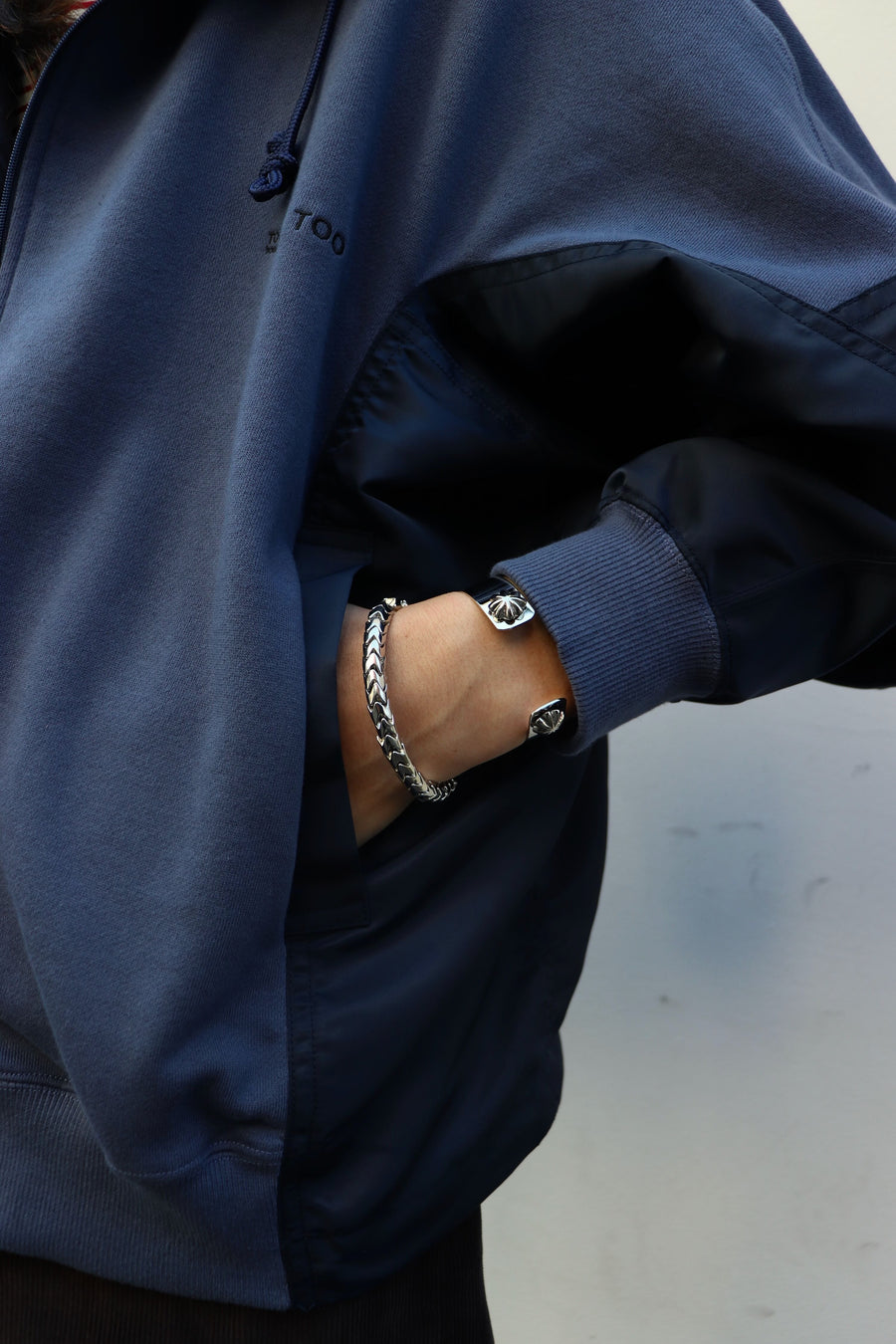 TOGA Metal bangle set