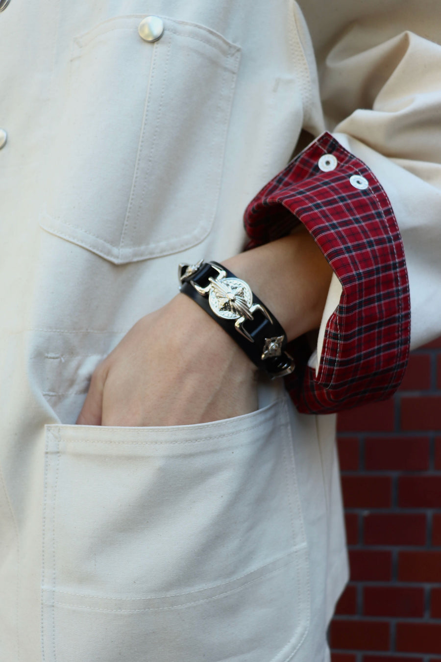 TOGA  Double buckle concho bangle