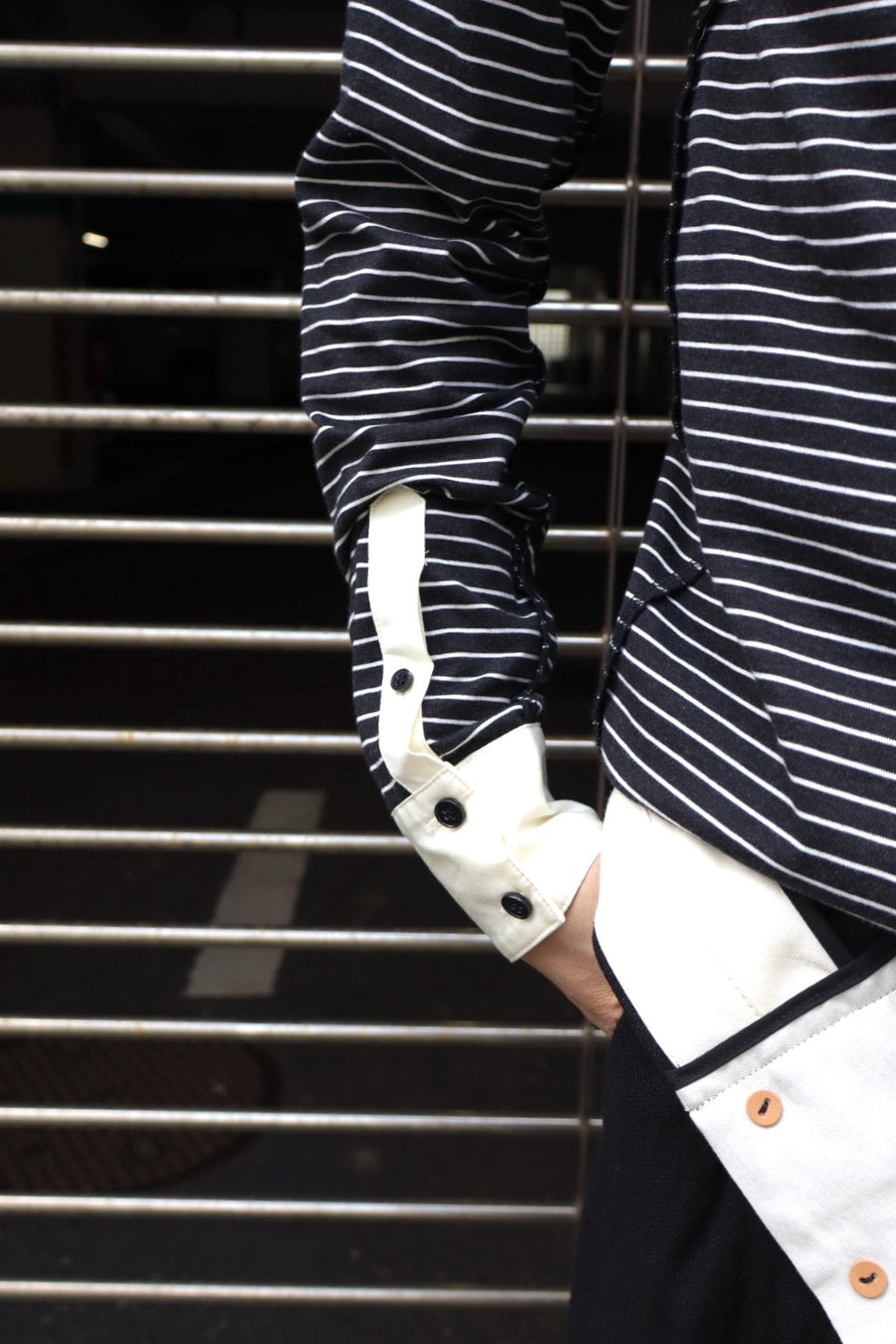 MASU(エムエーエスユー)のOPPOSITE STRIPE PULLOVER SHIRT BLACKの通販