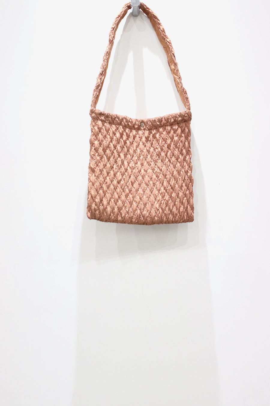 NULABEL  GARMENT DYED CONTRACTION QUILTED BAG(KAKISHIBU)