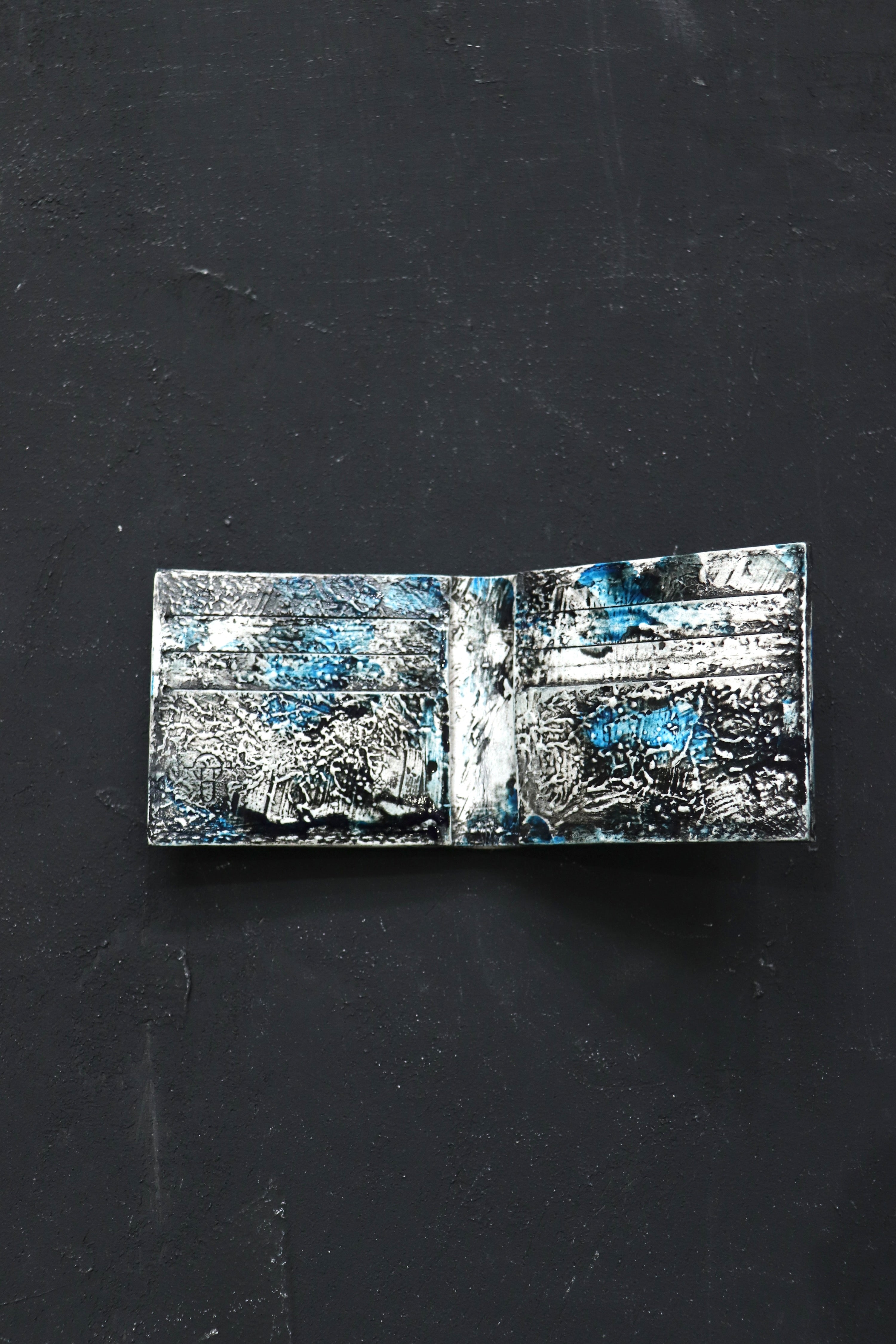 Kagari Yusuke 　カガリユウスケ　都市型迷彩　長財布 カガリユウスケ(KAGARI YUSUKE)の都市型迷彩二つ折り財布(mw-06)の通販