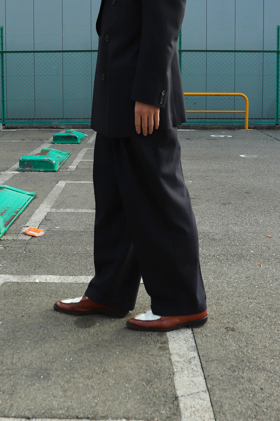 SOSHIOTSUKI  3 TUCK WIDE TROUSERS(NAVY)