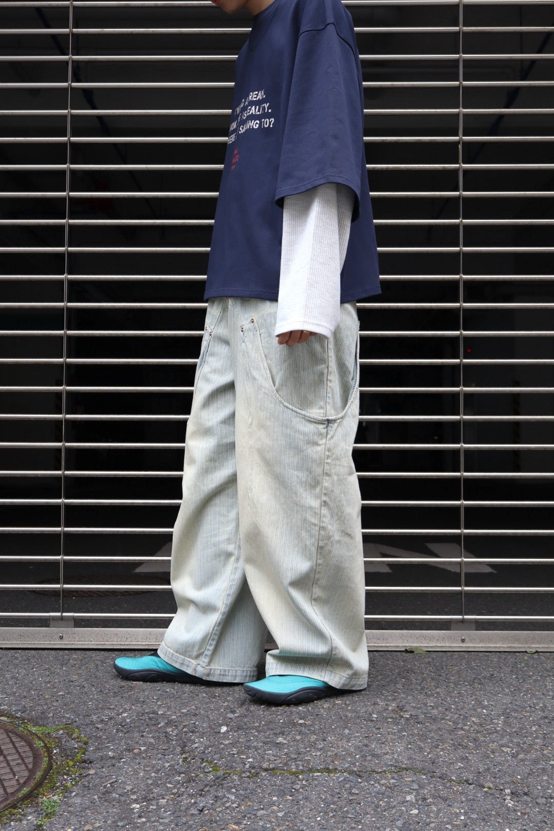NAMESAKE(ネイムセイク)のBILLIE BIBS DENIM PANTS INDIGO STRIPEの