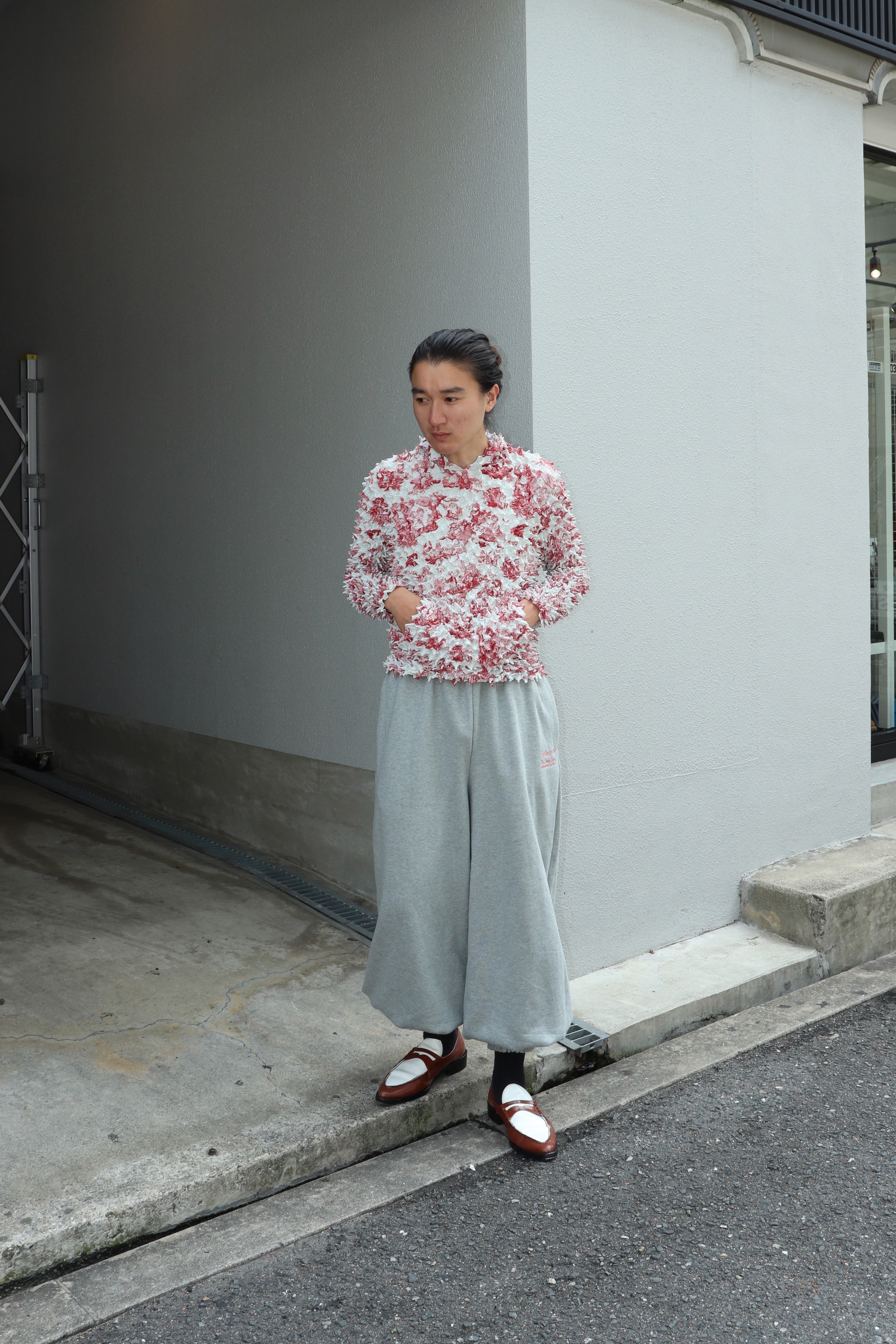 MASU(エムエーエスユー)のCOMIC TOILE DE JOUY SPIKY HOODIE REDの通販