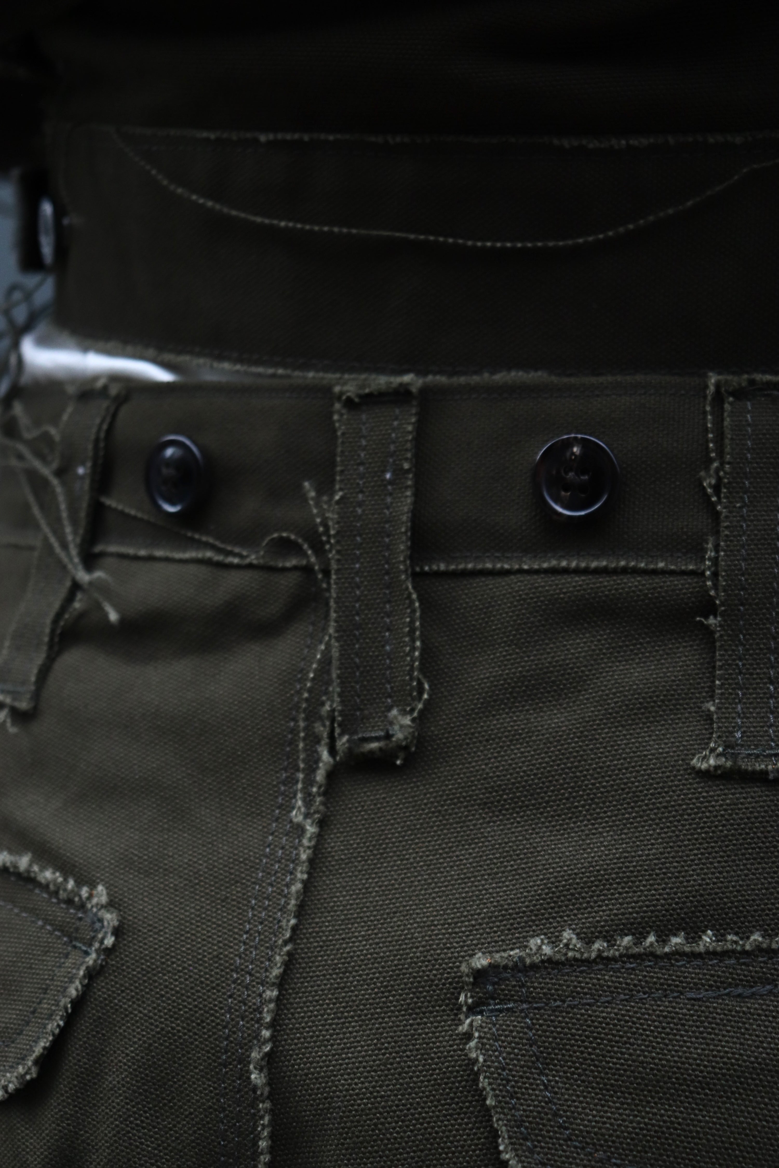 SUGARHILL(シュガーヒル)のRAW-EDGE CANVAS CARGO SHORTS IVORY WHITE