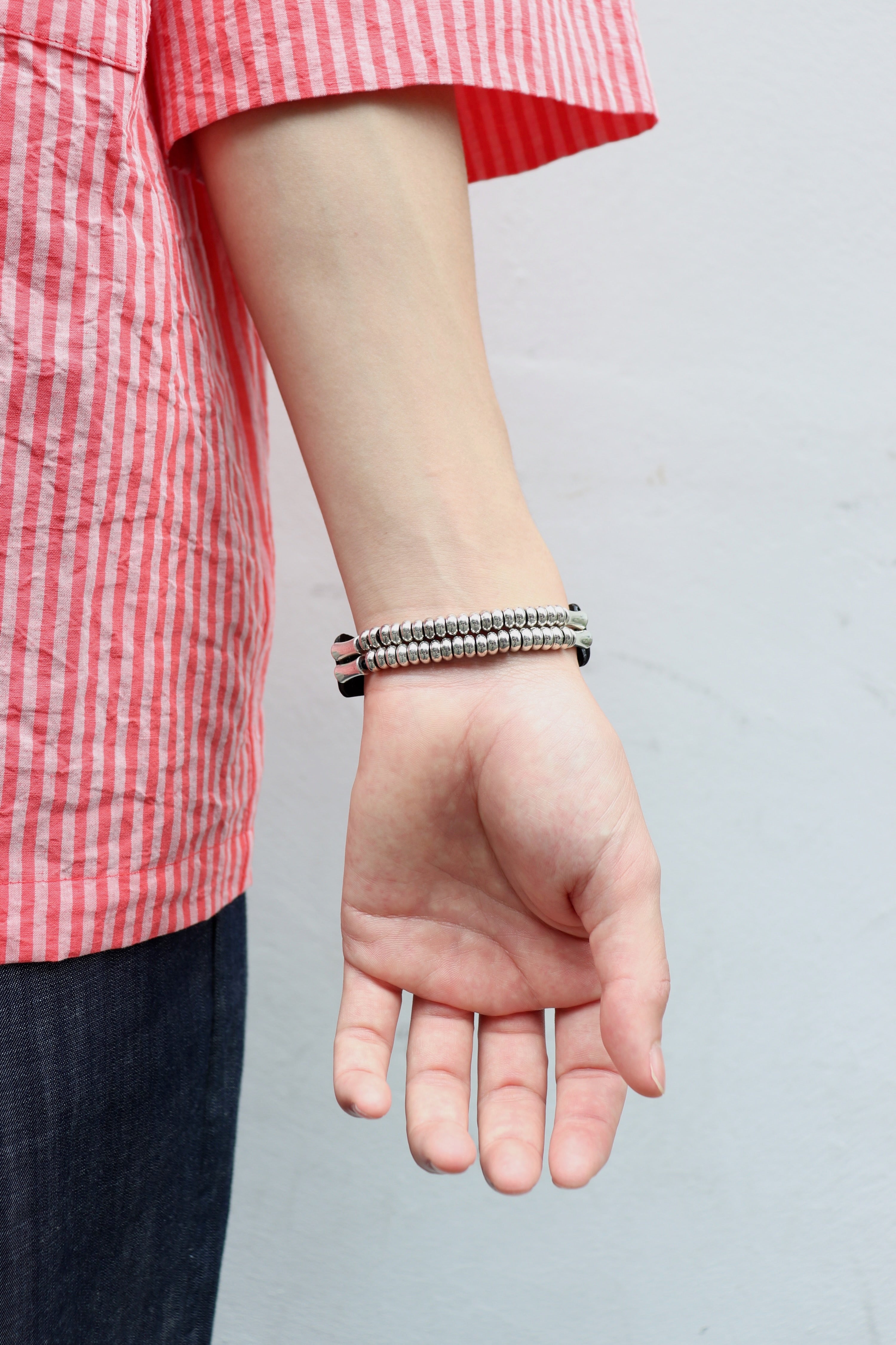 TOGA(トーガ)のBeads bangle SILVERの通販｜PALETTE art aliveの