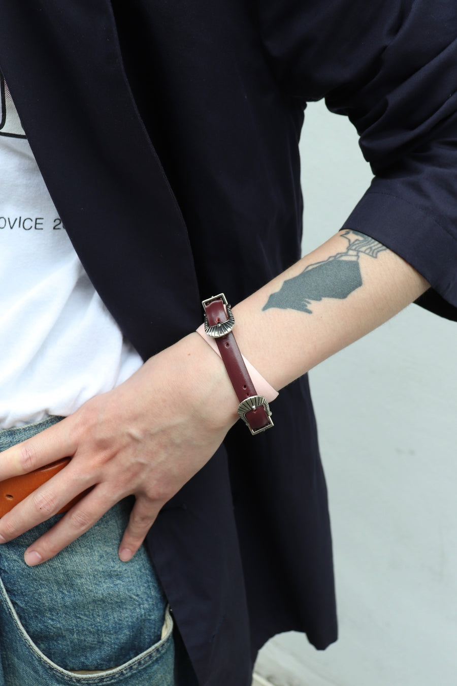 TOGA(トーガ)のDouble buckle leather bangle L.PINKの通販｜PALETTE