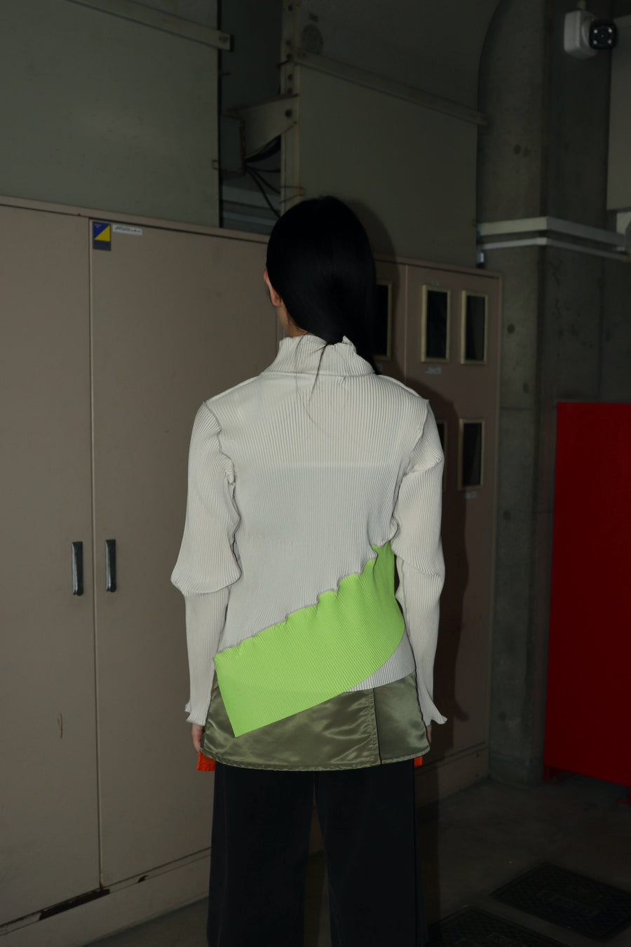 kotohayokozawa  SPIRAL WAVE LONG SLEEVE TOP HIGH NECK(LT.BEIGE)