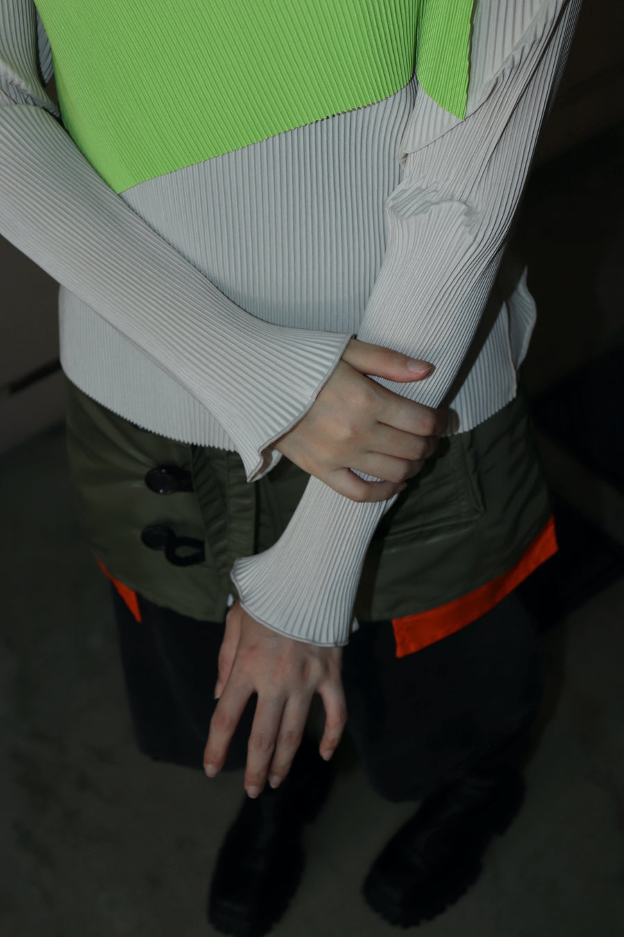 kotohayokozawa  SPIRAL WAVE LONG SLEEVE TOP HIGH NECK(LT.BEIGE)