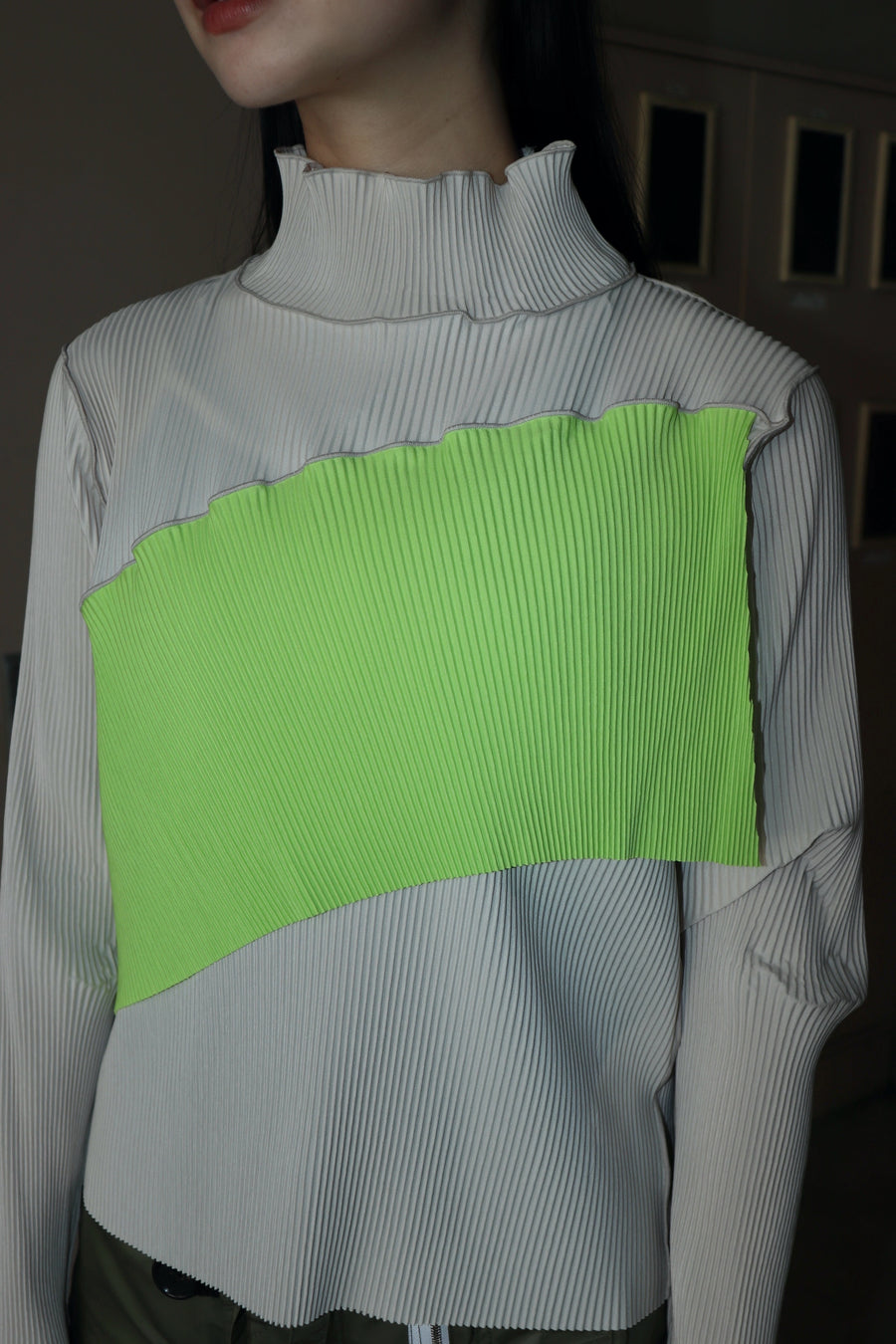 kotohayokozawa  SPIRAL WAVE LONG SLEEVE TOP HIGH NECK(LT.BEIGE)