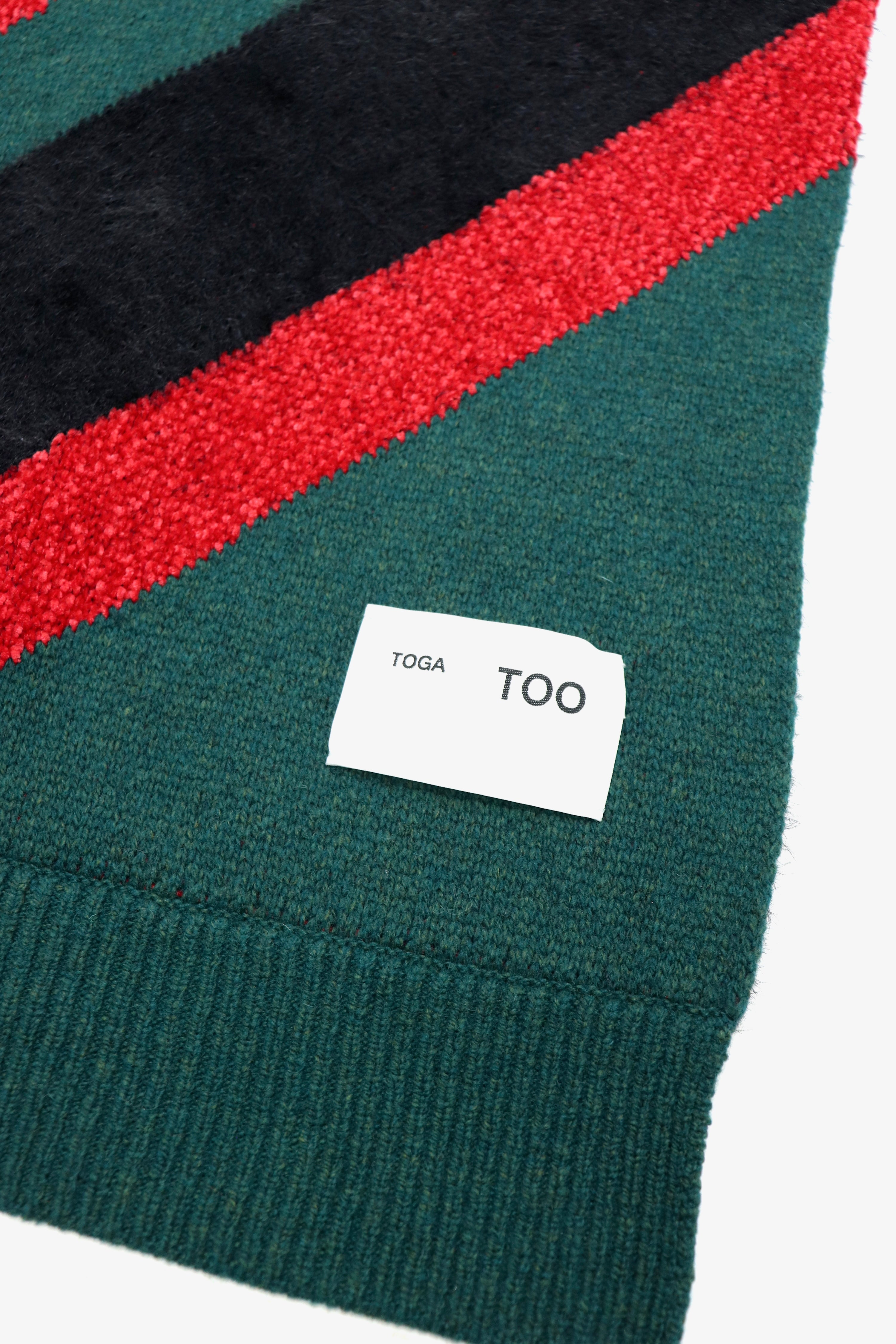 【限定値下げ】TOGA VIRILS ダークグリーン Vネックニット TOGA VIRILIS(トーガ ビリリース)のRegimental knit stole GREENの通販