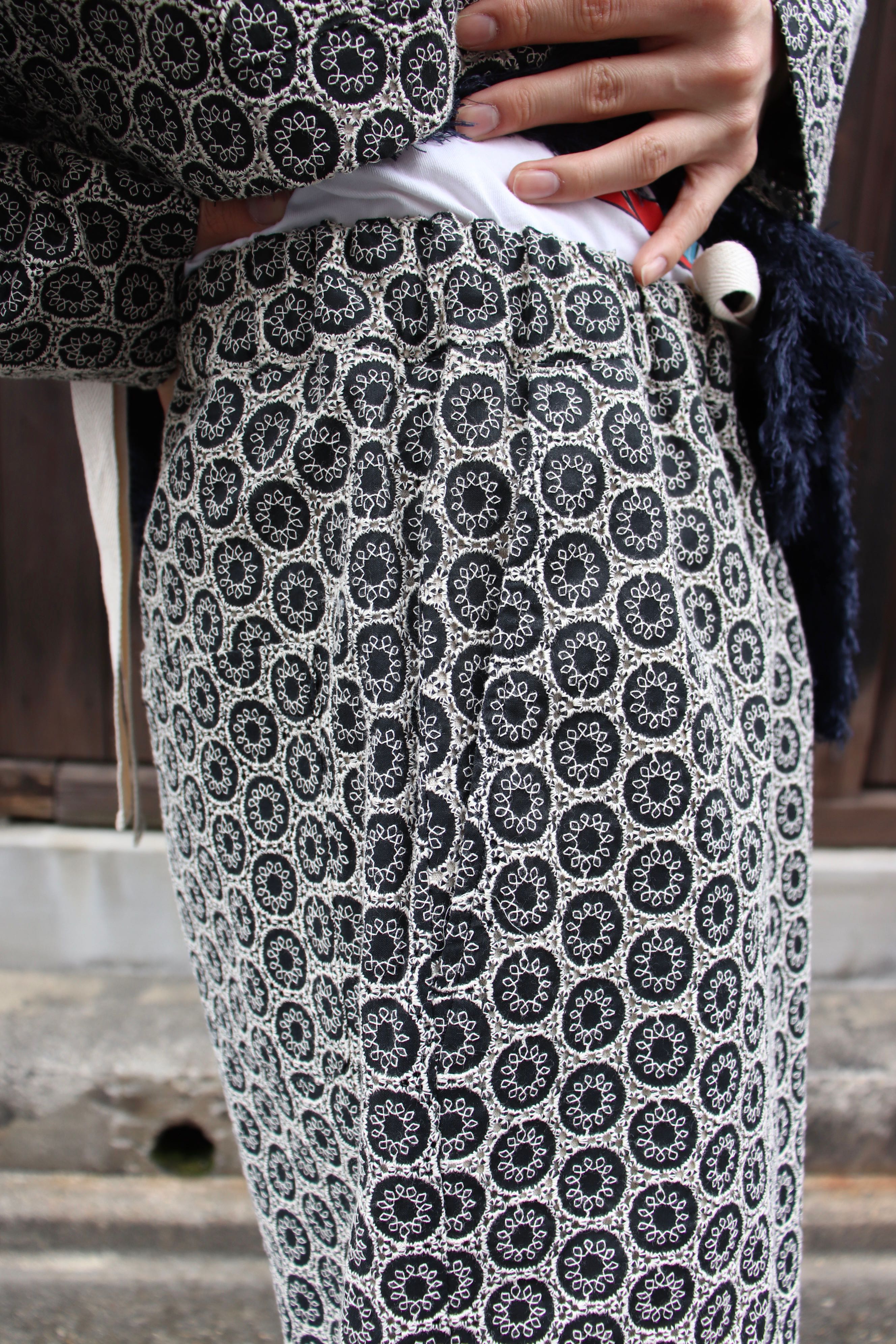 Urig(ウーリッヒ)のROUND EMB EASY WIDE PANTS HL(パンツ)の通販 