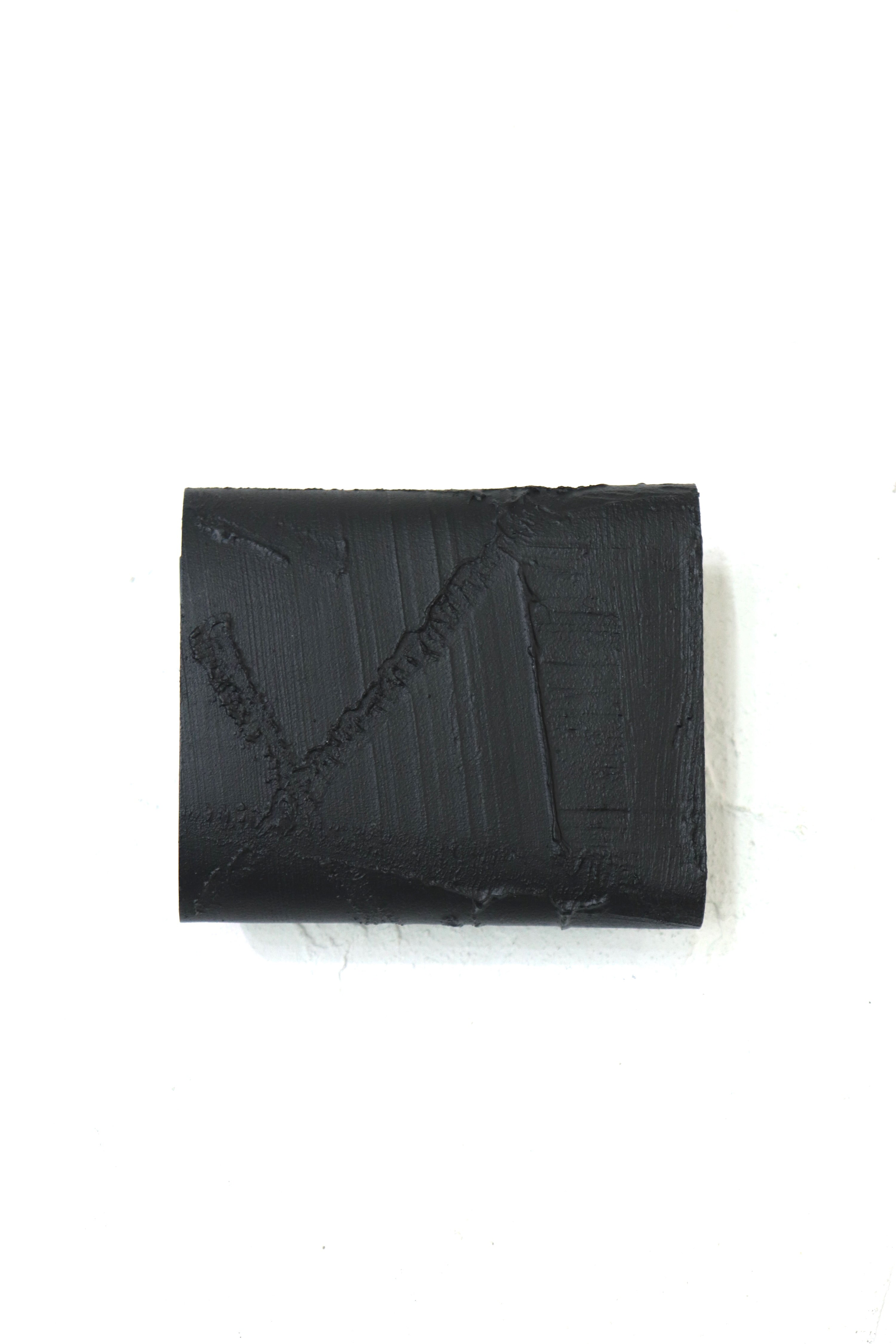 カガリユウスケ(KAGARI YUSUKE)の黒壁 三つ折り豆財布の通販｜PALETTE
