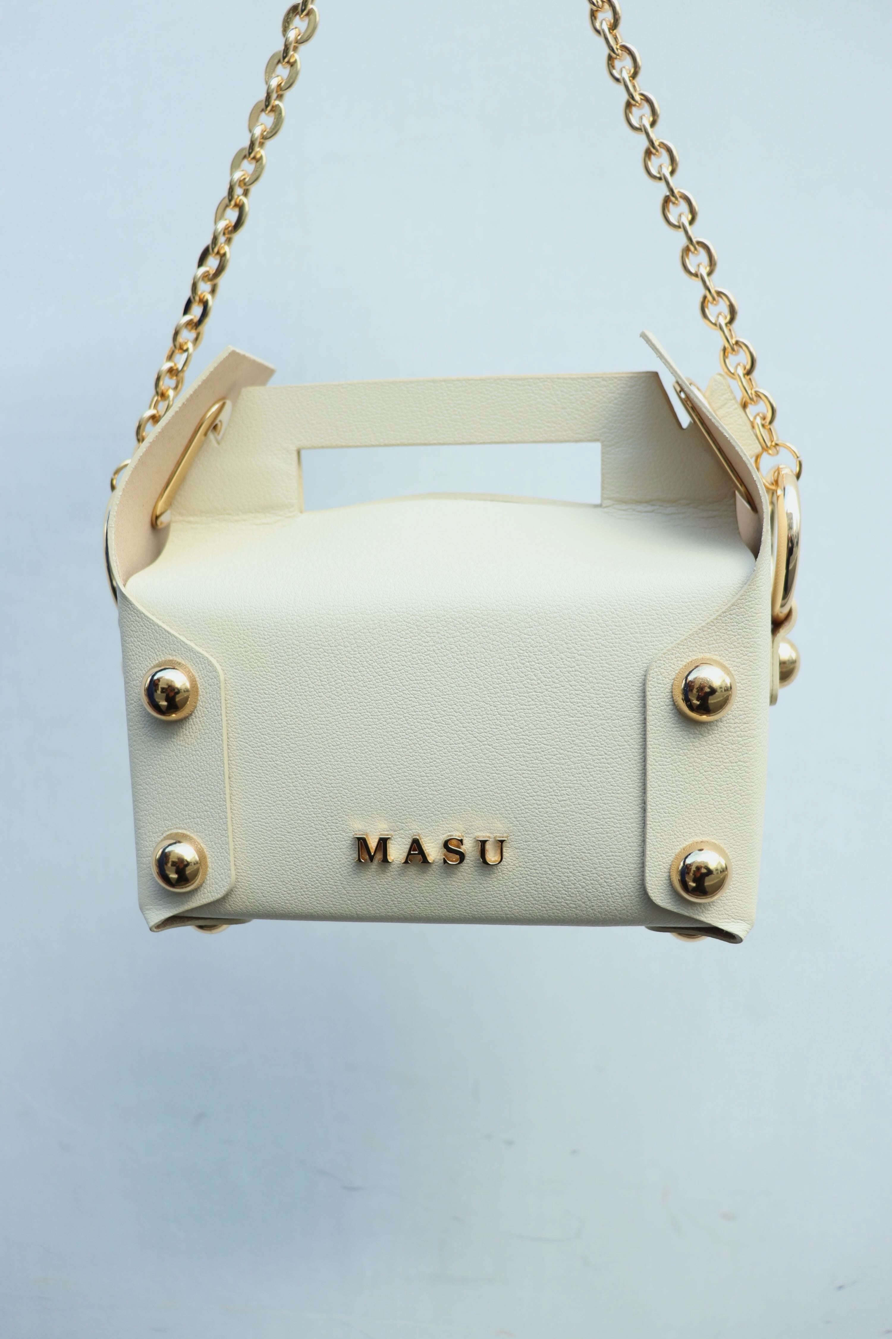 MASU(エムエーエスユー)のLEATHER CAKE BAG CREAM(バッグ)の通販
