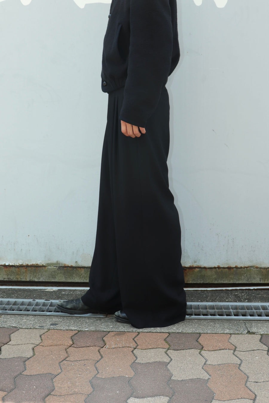 SOSHIOTSUKI  WOOL SERGE HI-WAIST TROUSERS(BLACK)