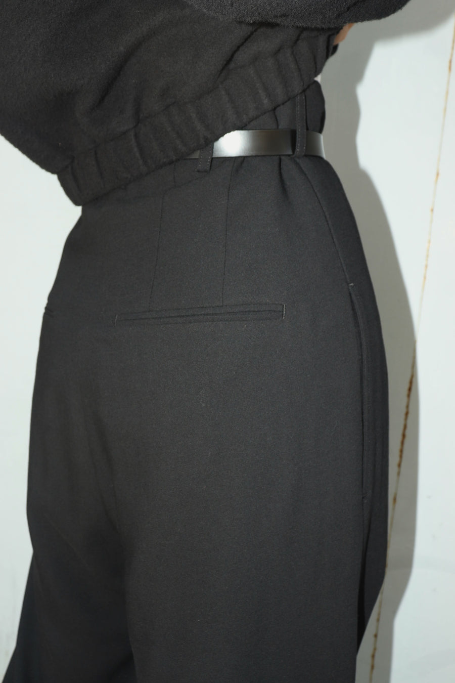 SOSHIOTSUKI  WOOL SERGE HI-WAIST TROUSERS(BLACK)