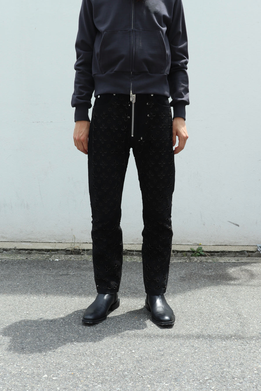 【新品・未使用】MASU FLOWER CUT LEATHER PANTS 46 MASU(エムエーエスユー)のFLOWER-CUT LEATHER PANTSの通販｜PALETTE