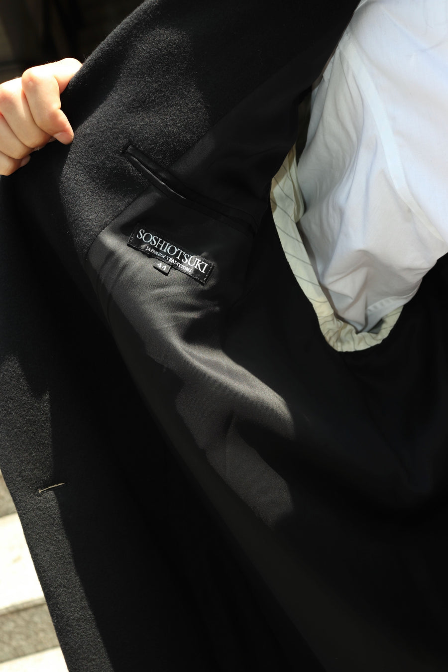 SOSHIOTSUKI  DRAPED DART WOOL CASHMERE CHESTERFIELD COAT