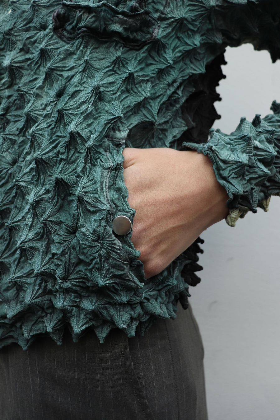 MASU(エムエーエスユー)のSPIKY FLIGHT JACKET SMOKE GREENの通販