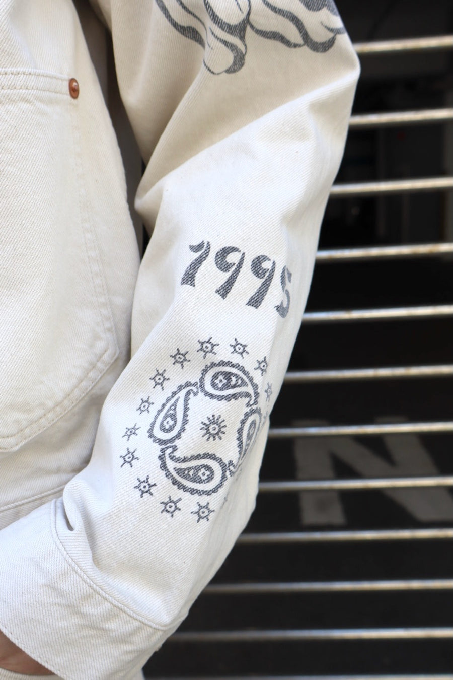 SUGARHILL(シュガーヒル)のTATTOO FLASH PRINT DENIM JACKET ECRUの