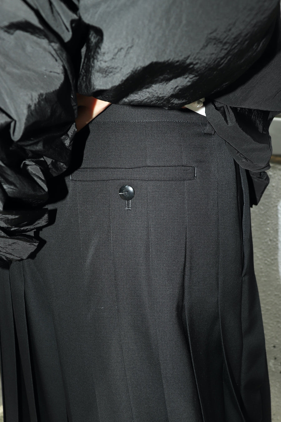 FETICO(フェティコ)のFINE WOOL SUITING PLEATED TROUSERS(デニム)の