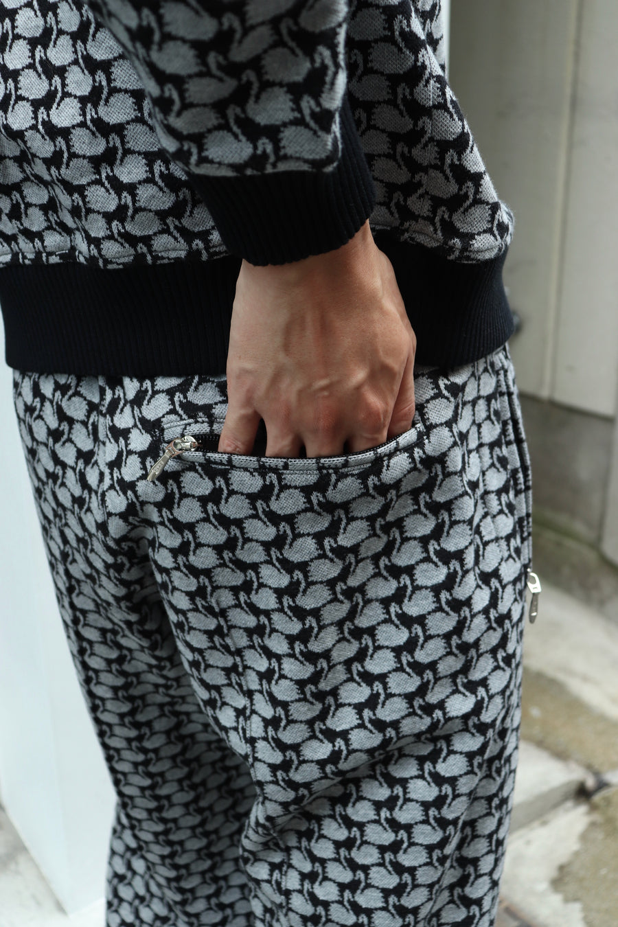 MASU  SWAN MONOGRAM TRACK PANTS(BLACK)