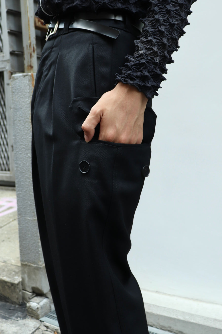 MASU FLUFFY CARGO PANTS ブラック サイズ48 美品 MASU(エムエーエスユー)のFLUFFY CARGO PANTS BLACKの通販