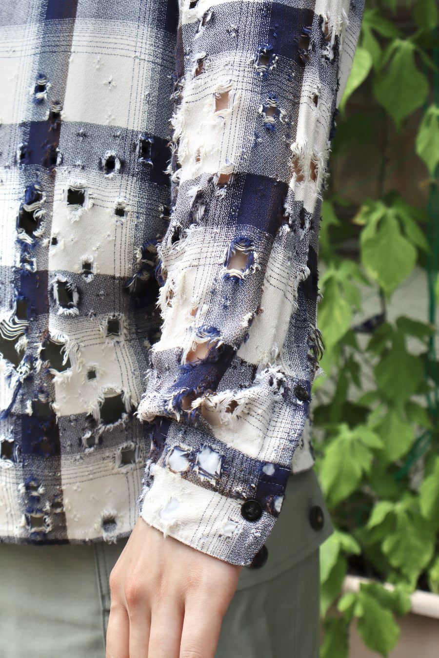 SUGARHILL  OMBRE DESTROYED SHIRT