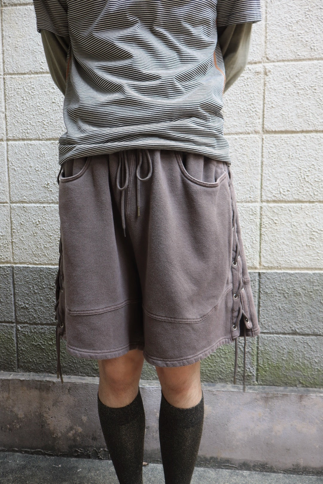 sugarhillサイドレースアップ スウェットショートパンツ ダークグレー IMG_8162_c3f6a1cd-4e1b-465c-