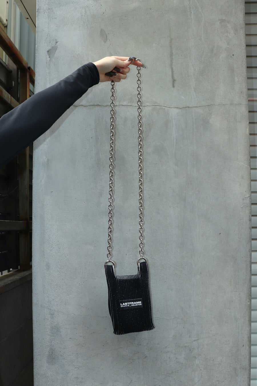 LASTFRAME  KYOTO METALLIC MARKET BAG MICRO(BLACK SILVER)