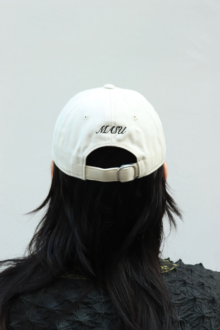MASU(エムエーエスユー)のMB EMBROIDERY CAP ECRU(キャップ)の通販