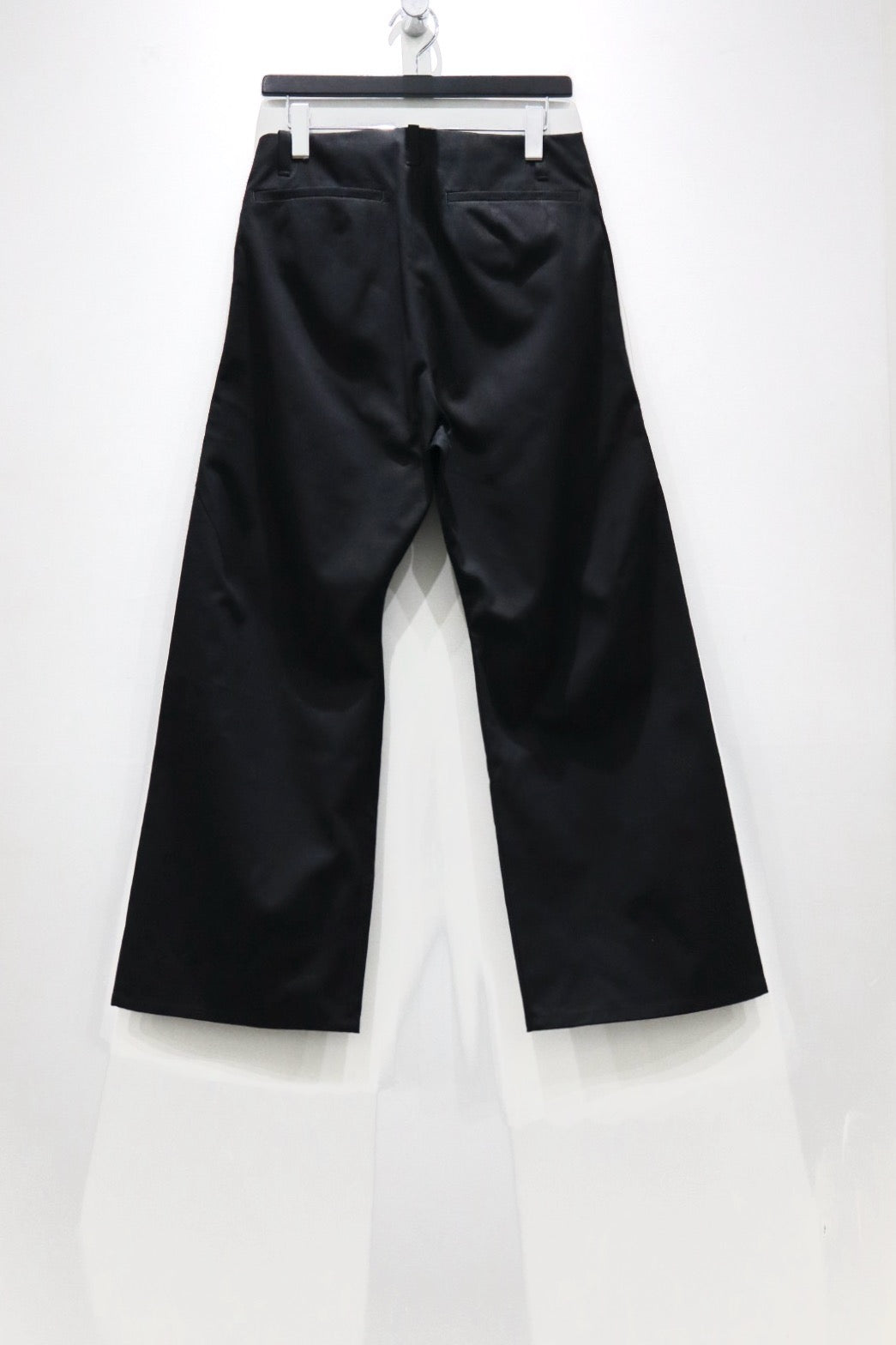 FILME FILLED(フィルムフィルド)のTuck Darts Knee Pantsの通販