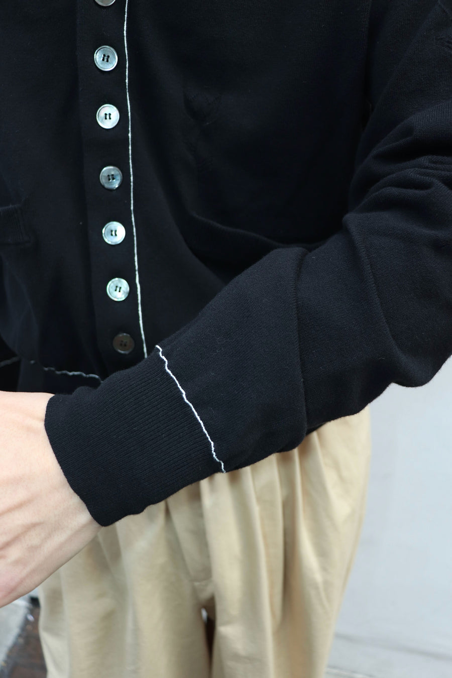 MASU(エムエーエスユー)のMB 10 BUTTONS CARDIGAN BLACKの通販