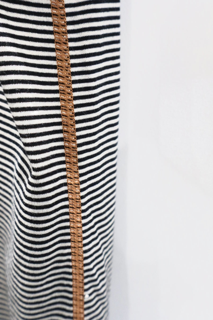 SUGARHILL  STRIPE TEE(BLACK × ECRU)