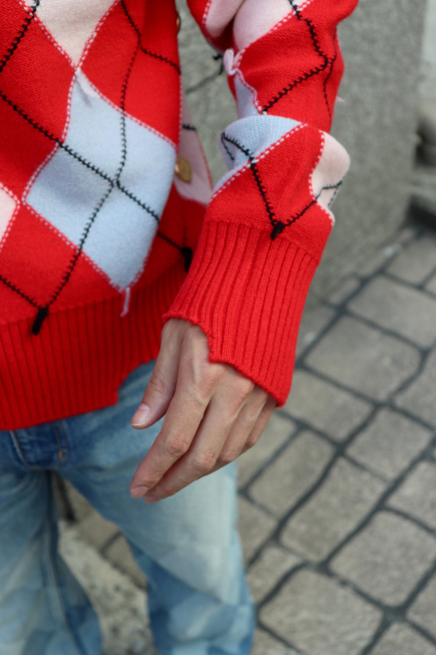 MASU(エムエーエスユー)のDIAMOND SCRAPED SWEATER REDの通販