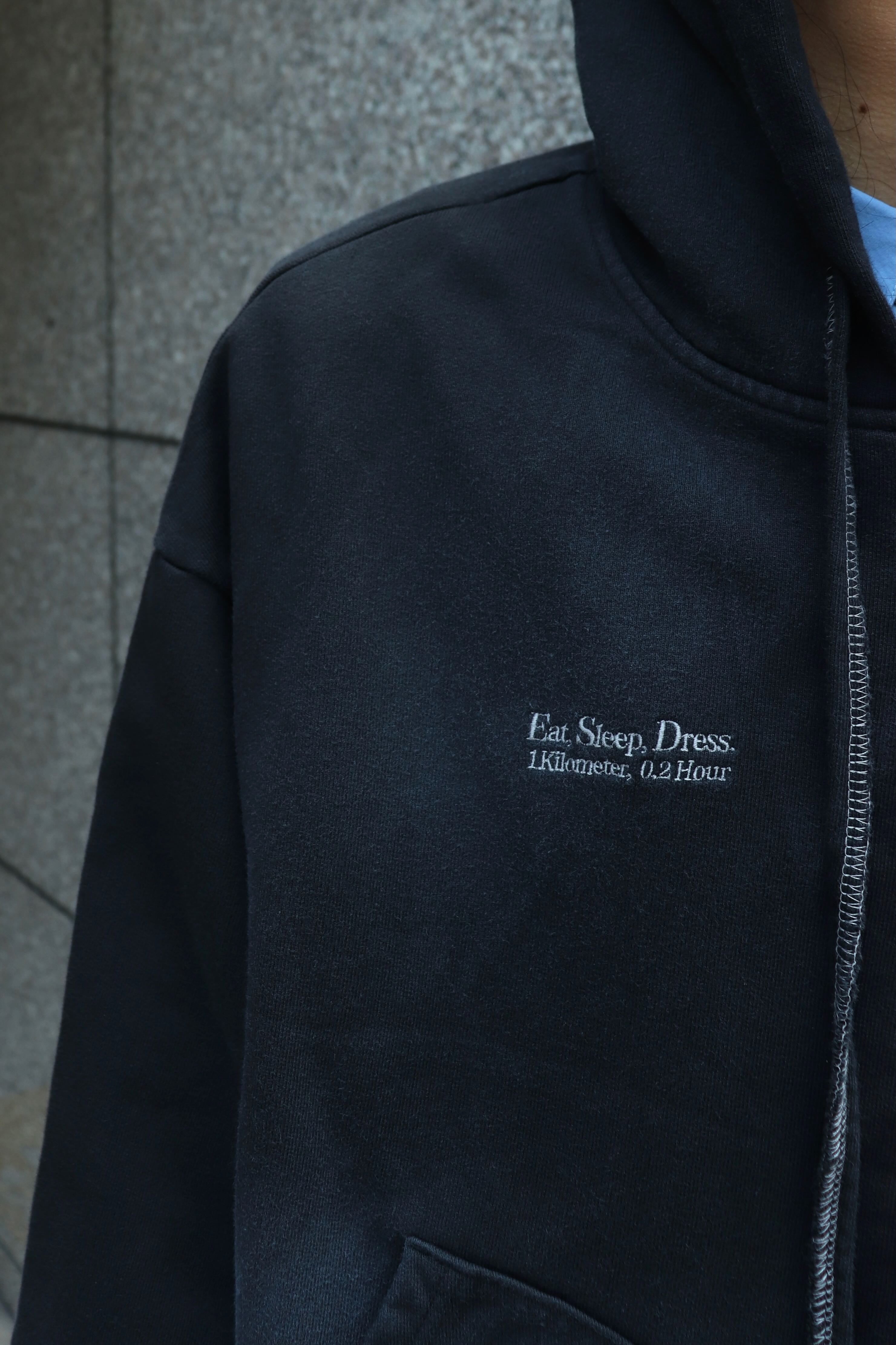 人物04 SHINYAKOZUKA(シンヤコヅカ)のORDINARY OLD STYLE ZIP HOODIE