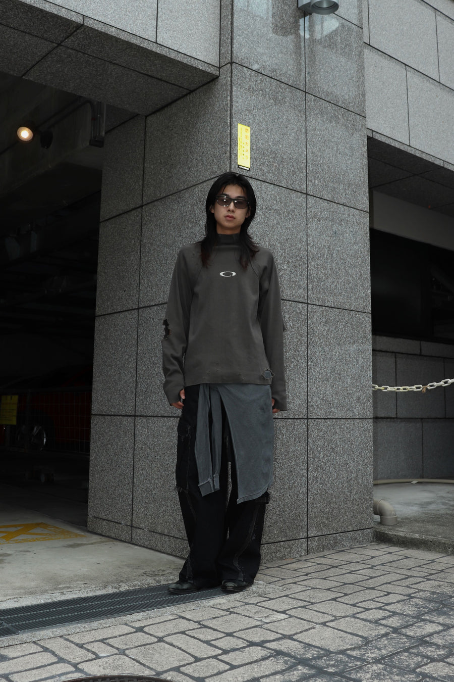 MINUS  Slash Seam Twist Cargo Jeans With Wrapped