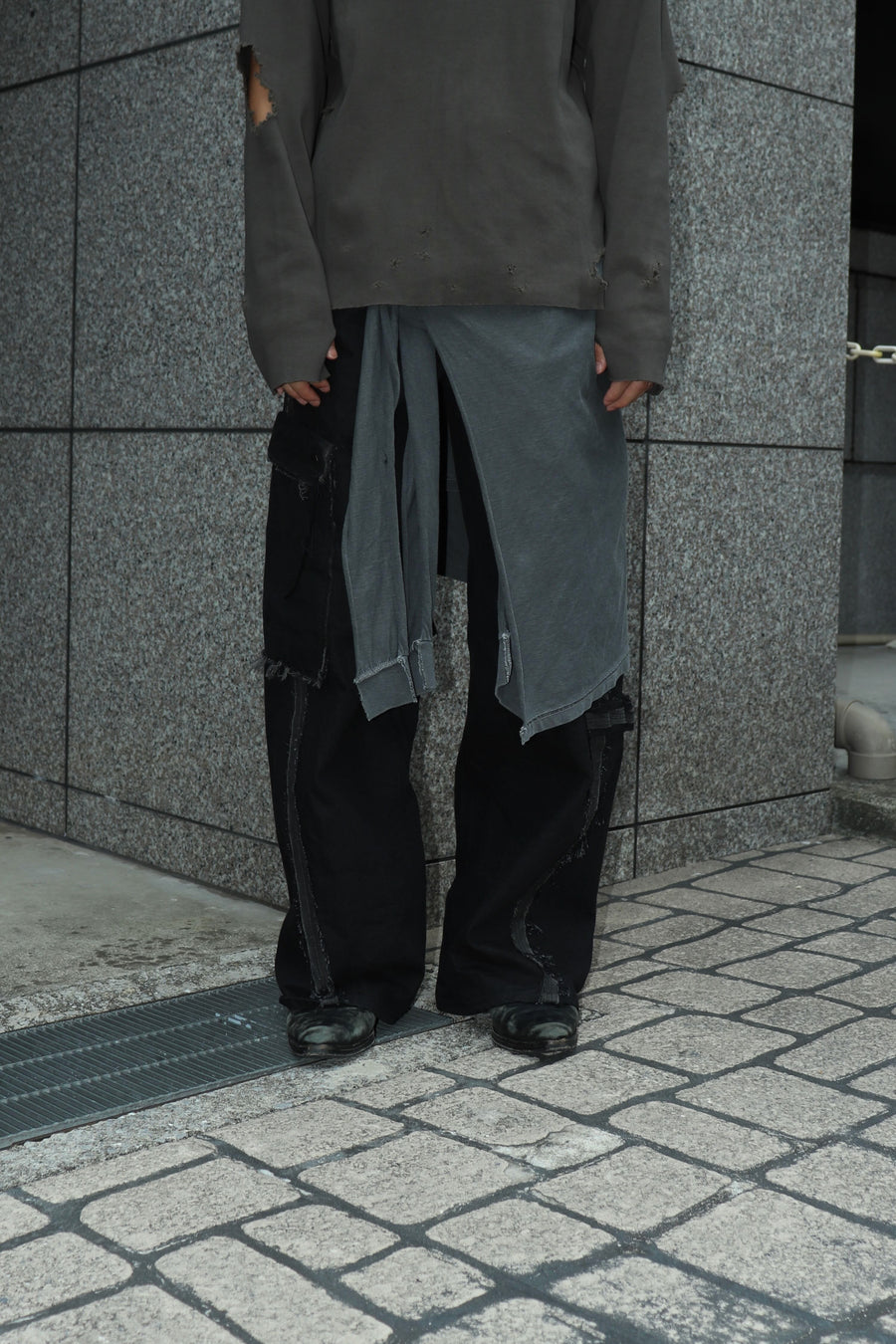 MINUS  Slash Seam Twist Cargo Jeans With Wrapped