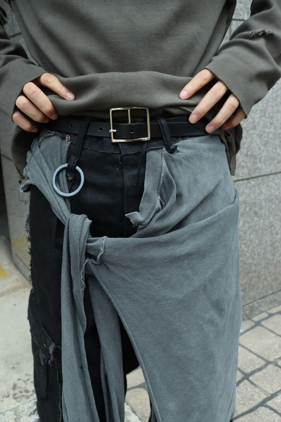 MINUS  Slash Seam Twist Cargo Jeans With Wrapped